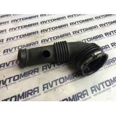 Патрубок воздушного фильтра Ford Focus 2 2005-2010 7210108701